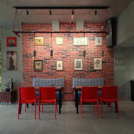 לבוב Cubby Hotel מראה חיצוני תמונה